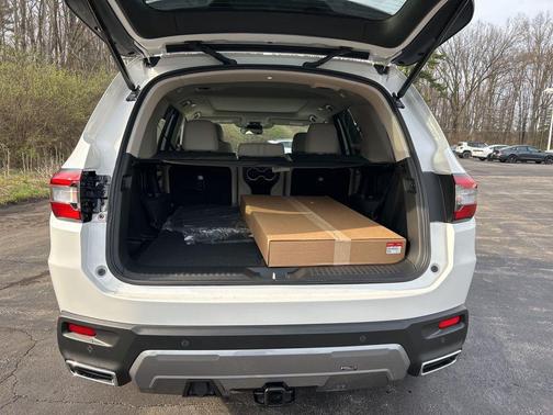 Platinum 2026 Honda Pilot Touring 8-Passenger