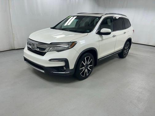 White Diamond Pearl 2019 Honda Pilot Touring 8-Passenger