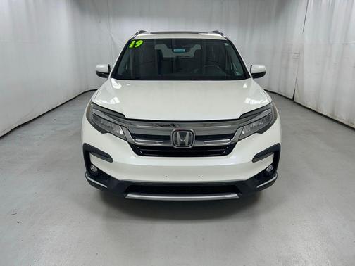 White Diamond Pearl 2019 Honda Pilot Touring 8-Passenger