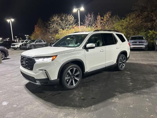 2025 Honda Pilot Touring 8-Passenger