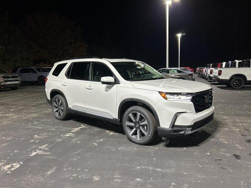 2025 Honda Pilot Touring 8-Passenger