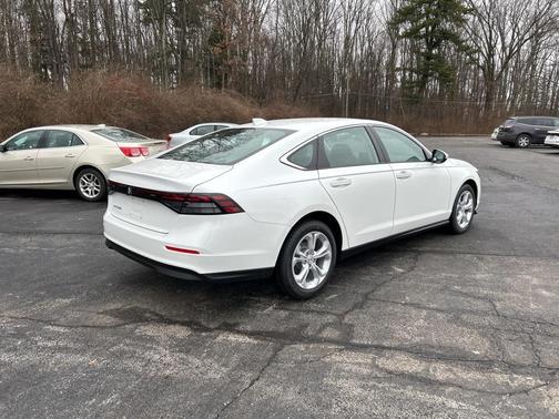 2025 Honda Accord LX 1.5T