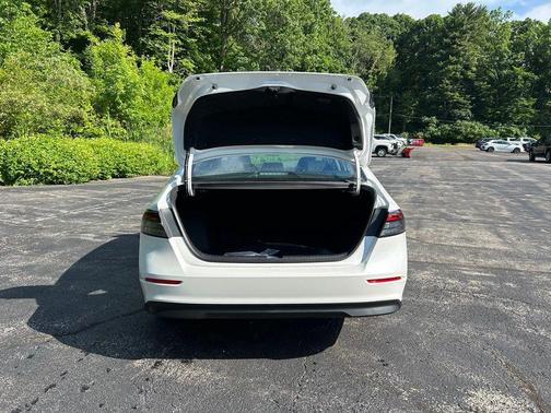Platinum 2026 Honda Accord SE