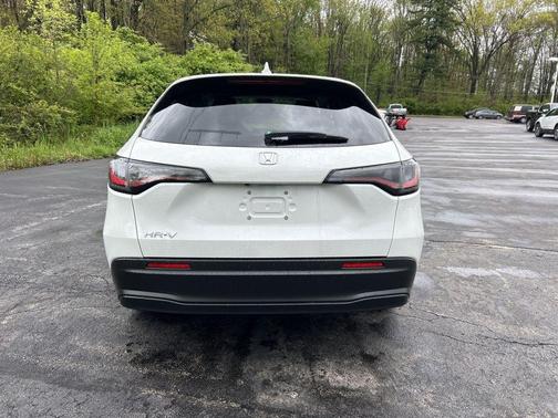 Platinum 2026 Honda HR-V LX