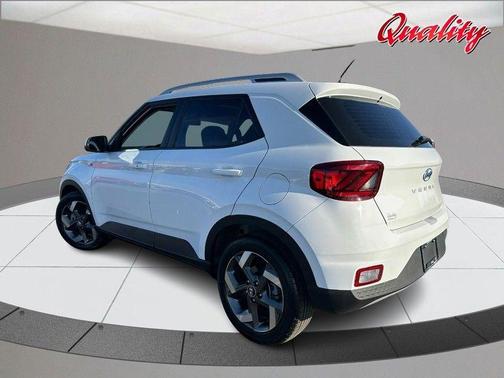 2024 Hyundai VENUE SEL