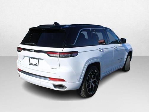 2024 Jeep Grand Cherokee Summit