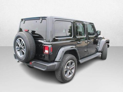 2023 Jeep Wrangler 4-Door Sahara 4x4