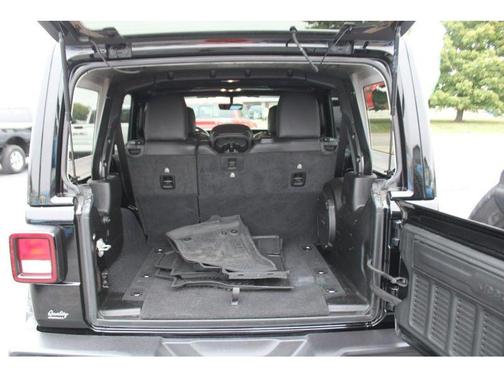 2023 Jeep Wrangler 4-Door Sahara 4x4
