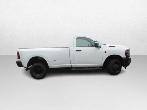 2025 RAM 3500 Tradesman Regular Cab 4x4 8' Box
