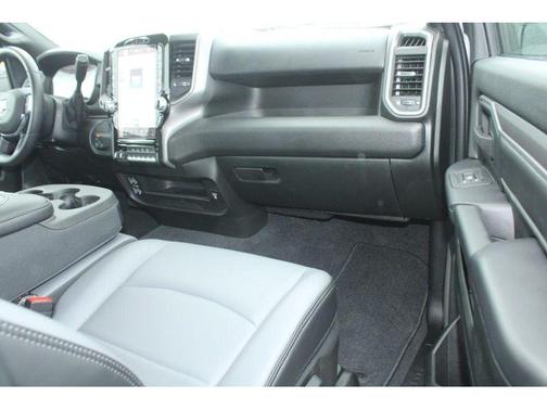 2025 RAM 3500 Tradesman Regular Cab 4x4 8' Box