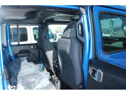 2025 Jeep Gladiator Sport S