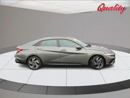 2025 Hyundai ELANTRA SEL