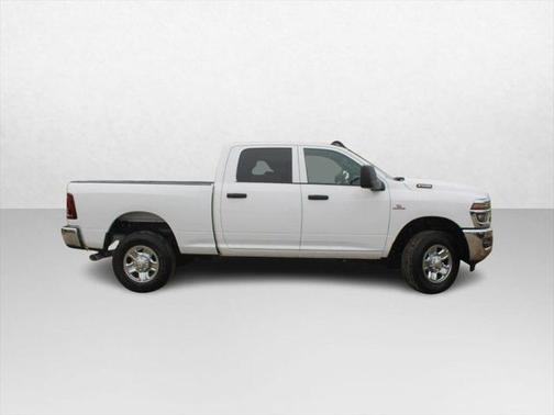 2025 RAM 2500 Tradesman Crew Cab 4x4 6'4' Box