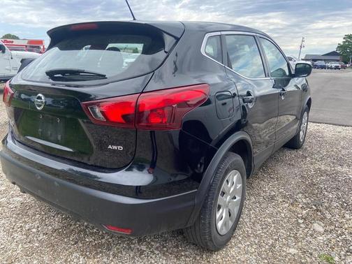 Magnetic Black 2018 Nissan Rogue Sport S