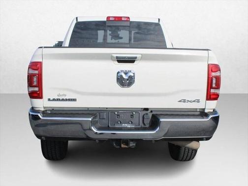 2022 RAM 2500 Laramie Crew Cab 4x4 6'4' Box
