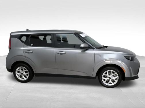 Steel Gray 2024 Kia Soul LX