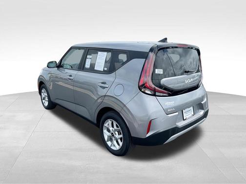 Gray 2025 Kia Soul LX