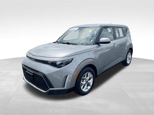 Gray 2025 Kia Soul LX