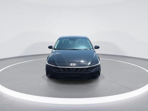 Black 2026 Hyundai ELANTRA SE