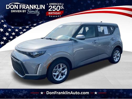 Gray 2025 Kia Soul LX