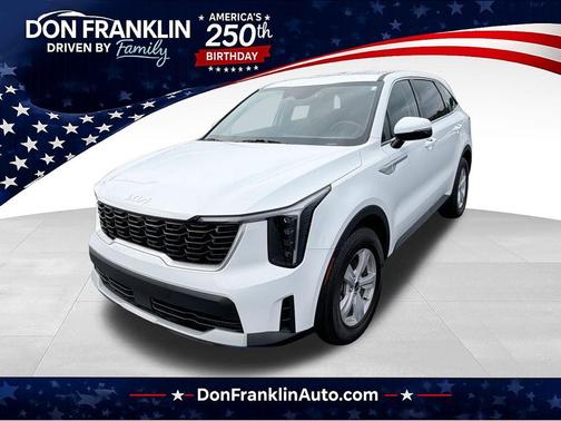 Glacial White Pearl 2024 Kia Sorento LX