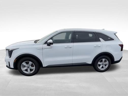 Glacial White Pearl 2024 Kia Sorento LX