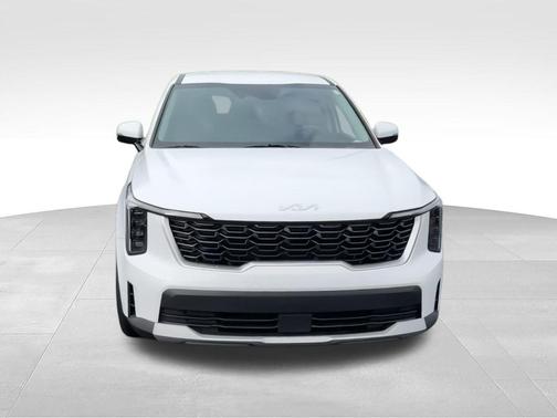 Glacial White Pearl 2024 Kia Sorento LX