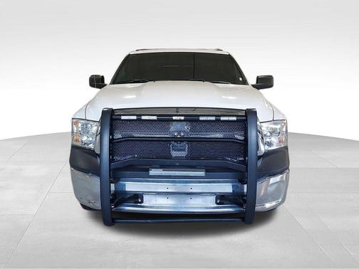 Bright White Clearcoat 2022 RAM 1500 Classic SSV