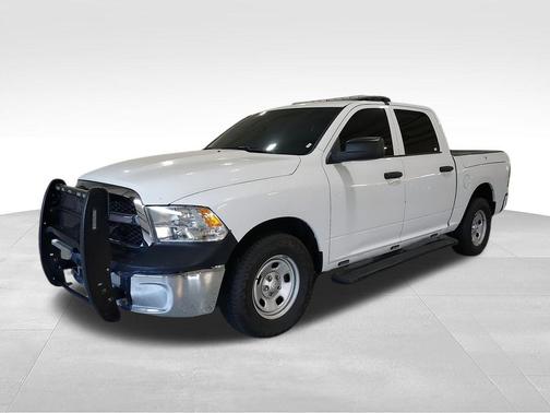 Bright White Clearcoat 2022 RAM 1500 Classic SSV