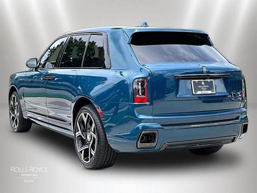 Mustique Blue 2027 Rolls-Royce Cullinan Black Badge
