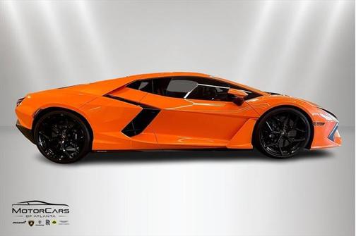 2024 Lamborghini Revuelto
