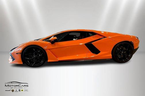 2024 Lamborghini Revuelto 
