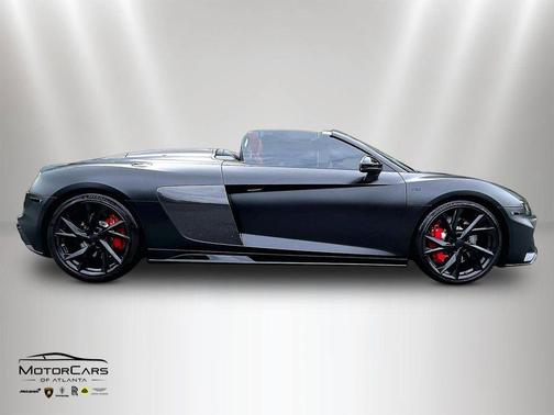 Mythos Black Metallic/Black Roof 2023 Audi R8 V10 performance RWD S tronic