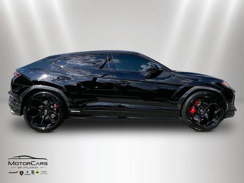 Nero Noctis Metallic 2023 Lamborghini Urus Performante