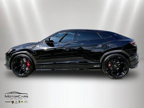 Nero Noctis Metallic 2023 Lamborghini Urus Performante