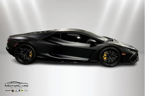2024 Lamborghini Revuelto