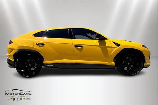 2023 Lamborghini Urus Performante