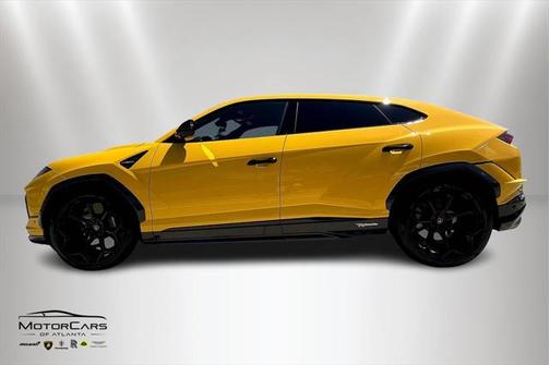 2023 Lamborghini Urus Performante