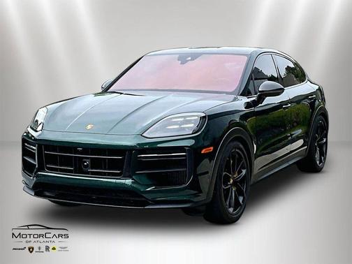 Paint to Sample - British Racing Green 2026 Porsche Cayenne Turbo GT