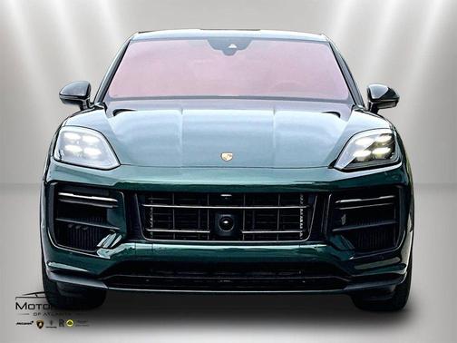 Paint to Sample - British Racing Green 2026 Porsche Cayenne Turbo GT