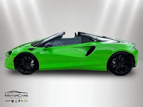 Green 2025 McLaren Artura
