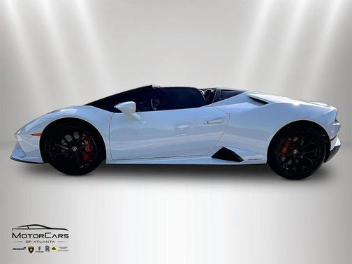 Bianco Monocerus 2020 Lamborghini Huracan EVO Spyder AWD