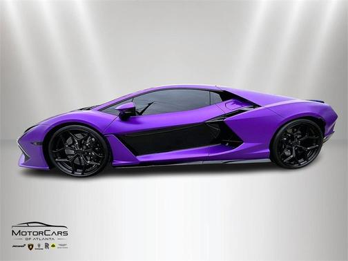 2024 Lamborghini Revuelto 