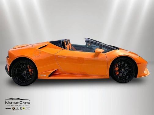 Arancio Borealis Metallic 2023 Lamborghini Huracan EVO Spyder RWD