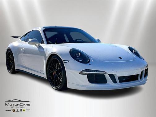 2015 Porsche 911 Carrera 4 GTS