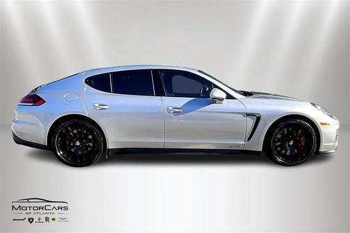 2016 Porsche Panamera GTS