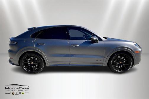 2025 Porsche Cayenne GTS