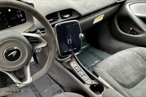 2025 McLaren Artura Performance