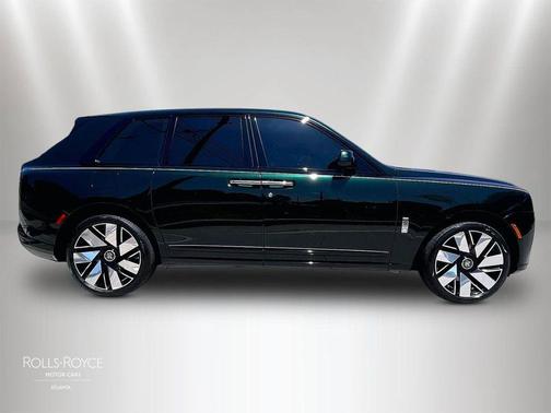 Dark Emerald 2026 Rolls-Royce Cullinan
