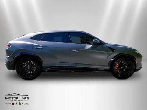 2025 Lamborghini Urus SE